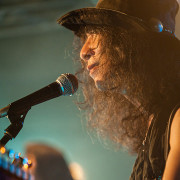 山本恭司
