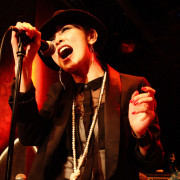 村上智里