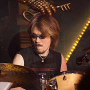 岡本郭男