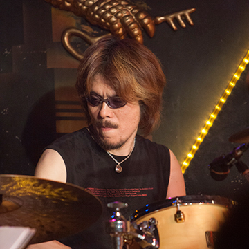 岡本郭男